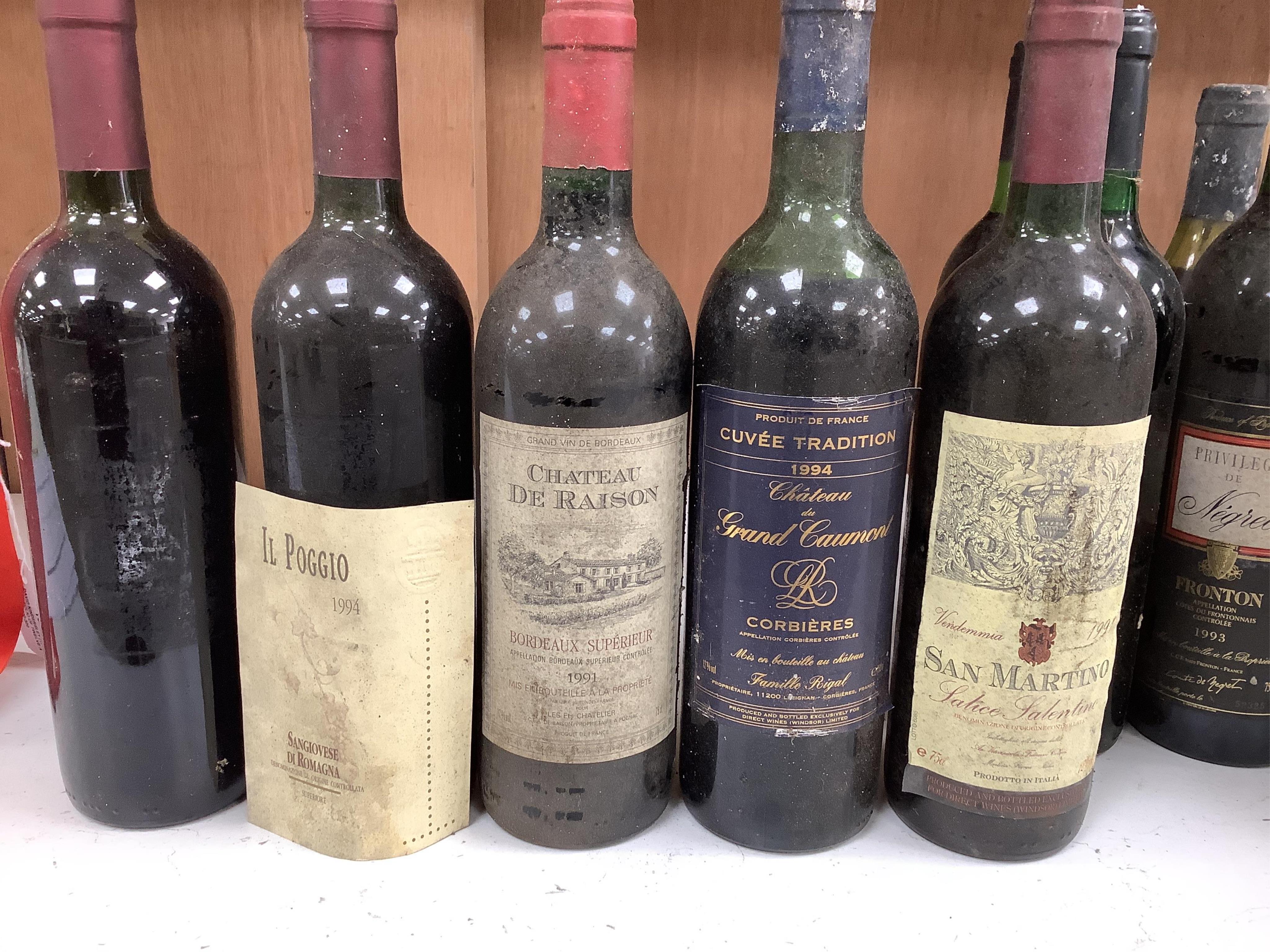 Fifteen various bottles of red wine to include Bourgogne Hautes Cotes de Beaune 1992, Castillo De Maluenda 1994, Hacienda San Carlos Cabernet Sauvignon & Malbec 1995 etc. Condition - externally poor, storage unknown